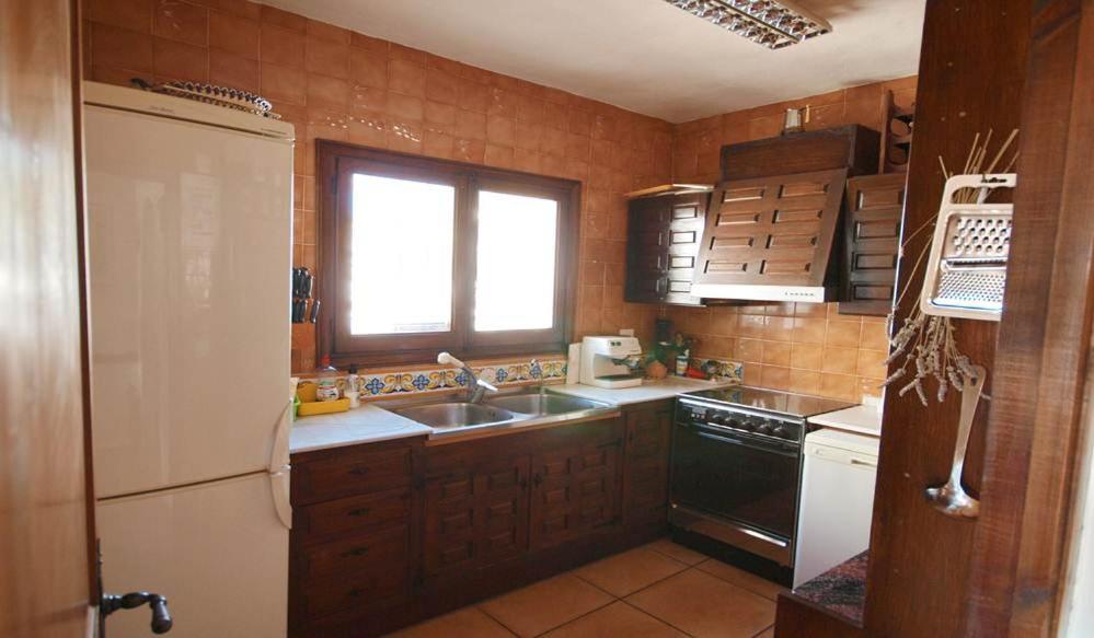 6 Persoons Bungalow Met Gemeenschapelijk Zwembad Бенитачел Екстериор снимка