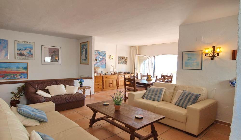 6 Persoons Bungalow Met Gemeenschapelijk Zwembad Бенитачел Екстериор снимка